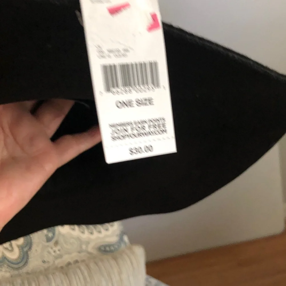 Wide-Brim Black Felt Hat with Grosgrain Band